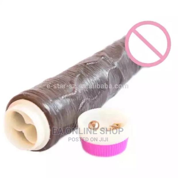 Vibrating Penis Dildo · Photo 2