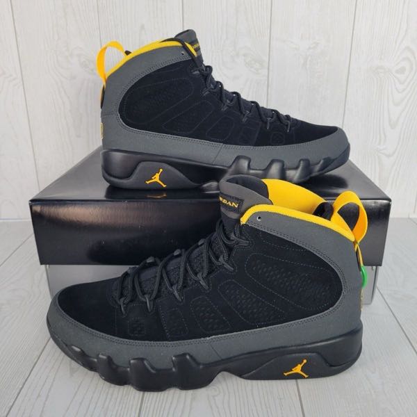 Air Jordan 4