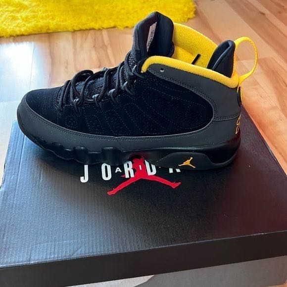 Air Jordan 4