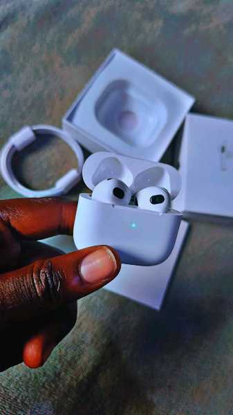 Clean Apple Airpods 3 - Fast Connection Heavy Bass