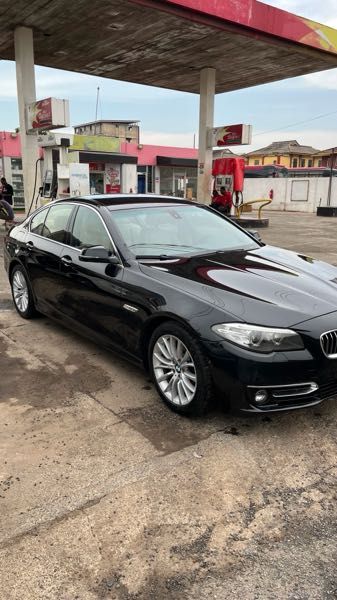 BMW 520i  2017 Black