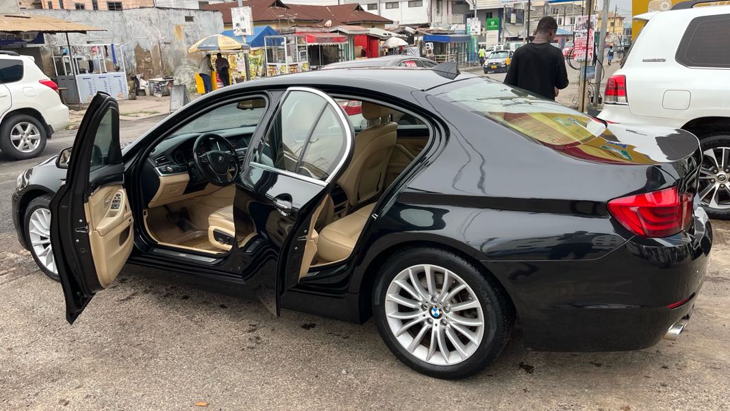 BMW 520i  2017 Black