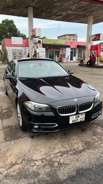 BMW 520i  2017 Black
